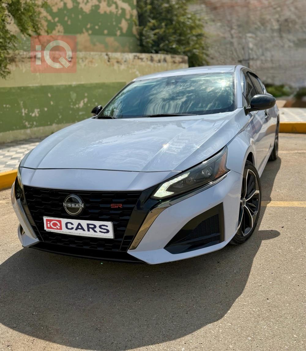 نيسان ألتيما